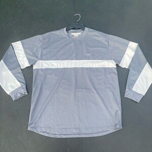 Nike size L G Men's Long Sleeve Shirt in Gray and White